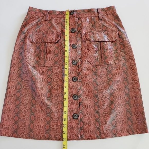 7157 * Urban Outfitters Finley Faux Snake Print Skirt Rust Red Black Size L NWT - Picture 9 of 9